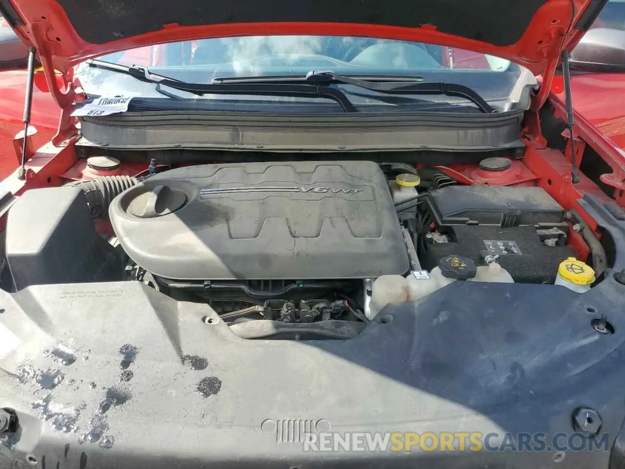 12 Photograph of a damaged car 1C4PJMBX3KD256495 JEEP CHEROKEE 2019