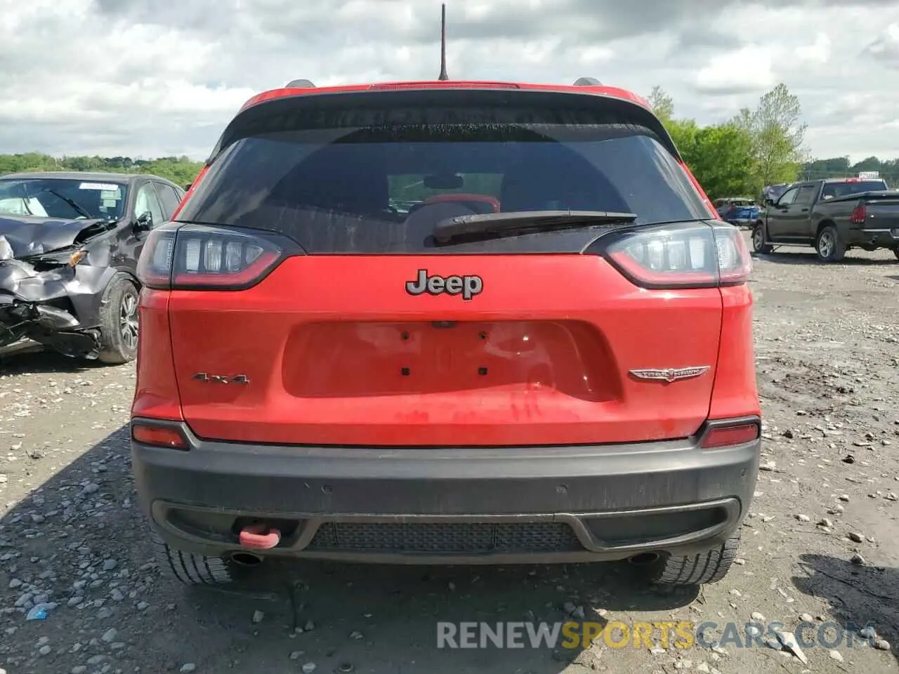 6 Photograph of a damaged car 1C4PJMBX3KD256495 JEEP CHEROKEE 2019