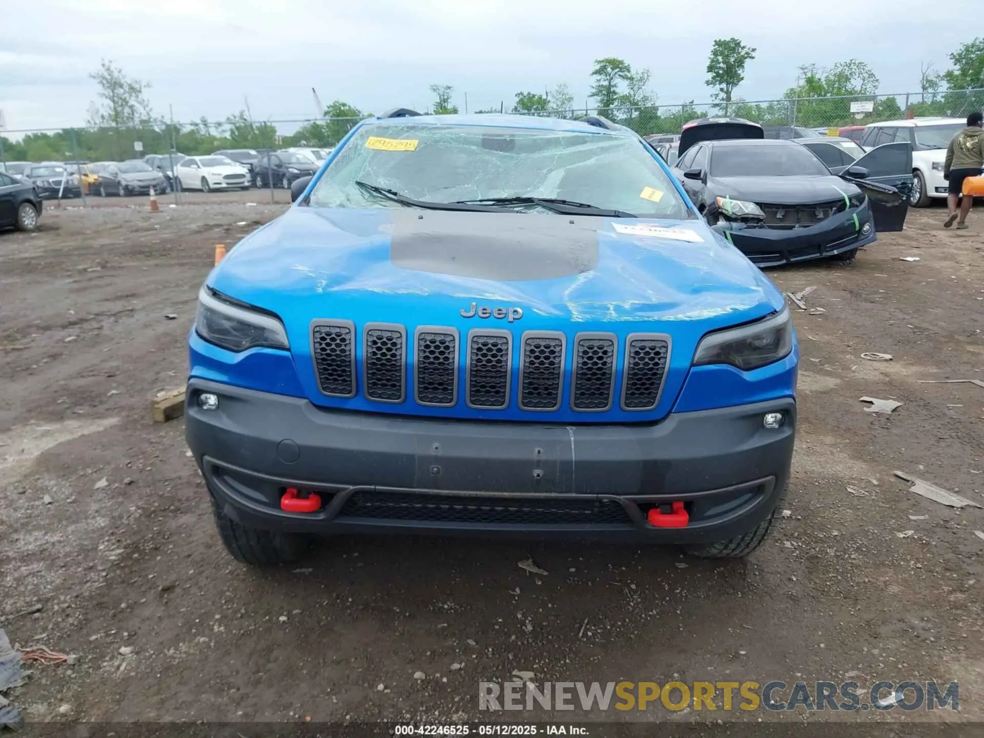 13 Photograph of a damaged car 1C4PJMBX3KD295295 JEEP CHEROKEE 2019