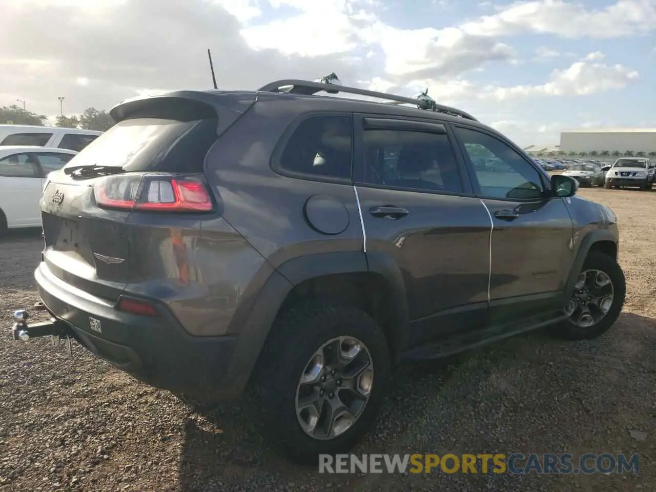 3 Photograph of a damaged car 1C4PJMBX4KD115581 JEEP CHEROKEE 2019