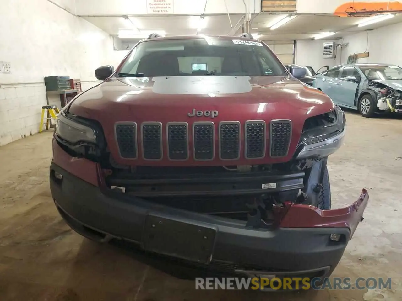 5 Photograph of a damaged car 1C4PJMBX4KD361675 JEEP CHEROKEE 2019