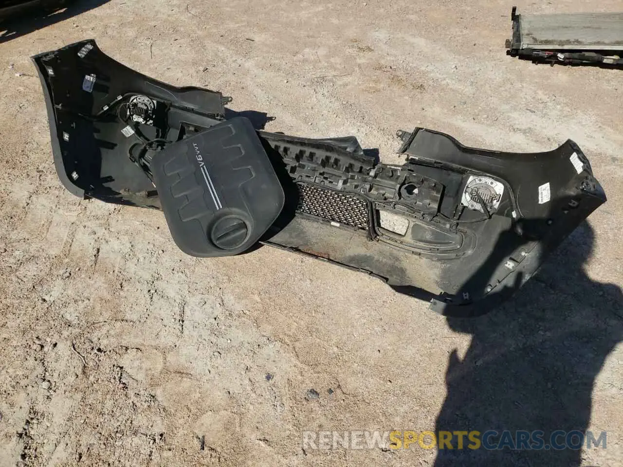 13 Photograph of a damaged car 1C4PJMBX4KD375155 JEEP CHEROKEE 2019