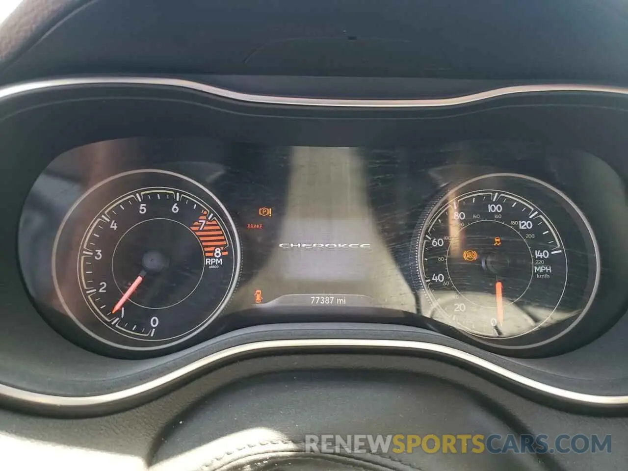 9 Photograph of a damaged car 1C4PJMBX4KD375155 JEEP CHEROKEE 2019
