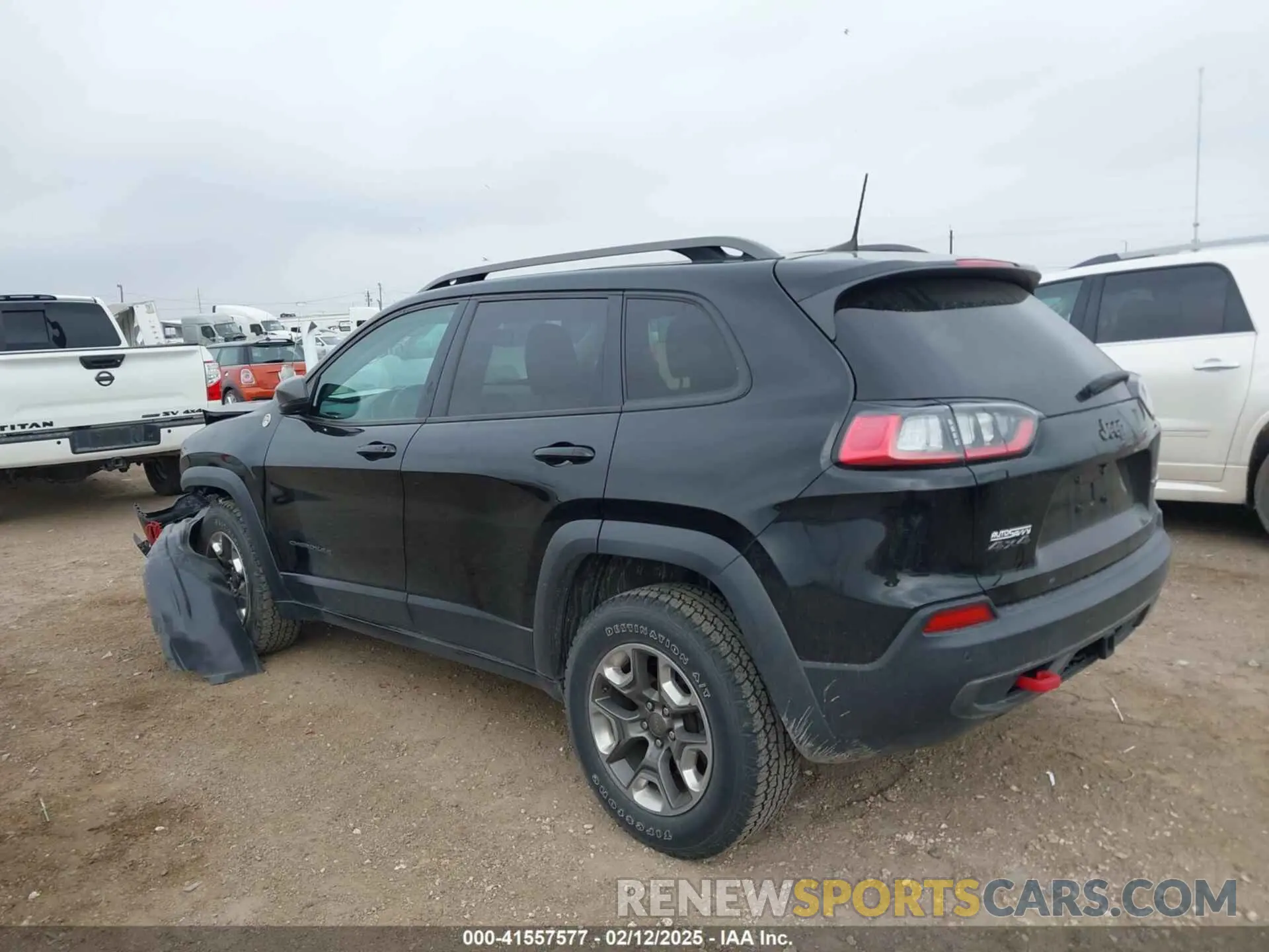 14 Photograph of a damaged car 1C4PJMBX4KD385796 JEEP CHEROKEE 2019