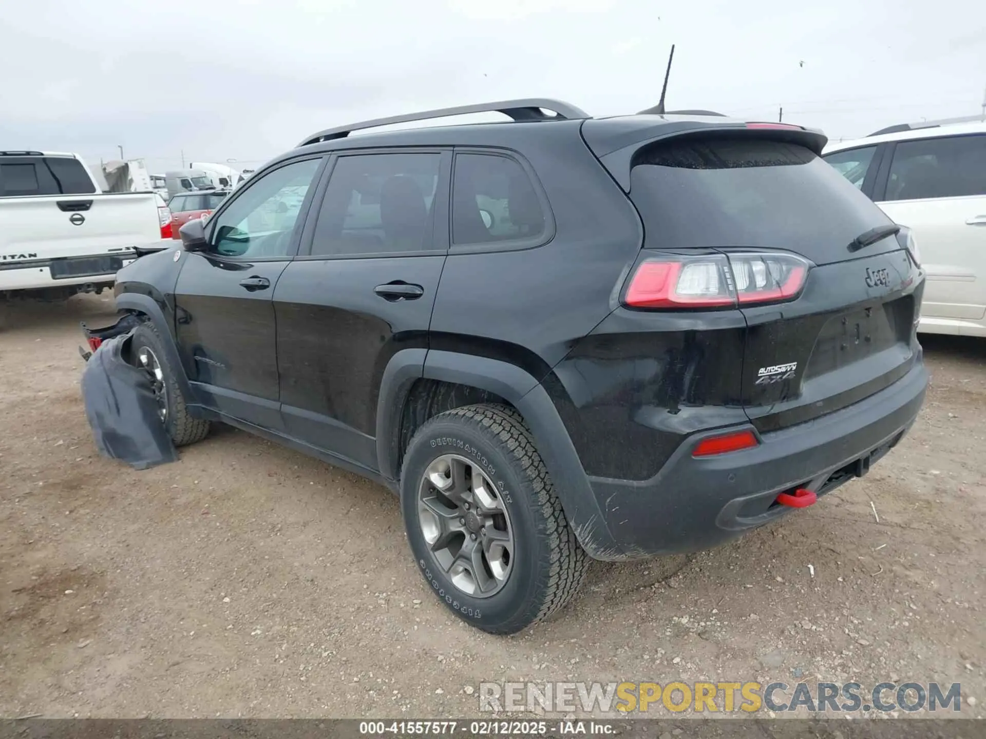 3 Photograph of a damaged car 1C4PJMBX4KD385796 JEEP CHEROKEE 2019
