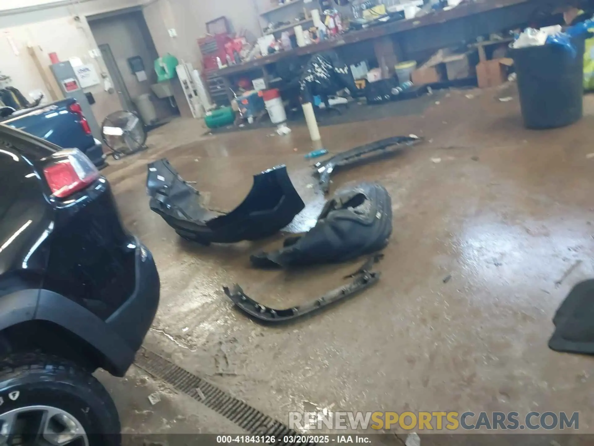 12 Photograph of a damaged car 1C4PJMBX5KD278921 JEEP CHEROKEE 2019