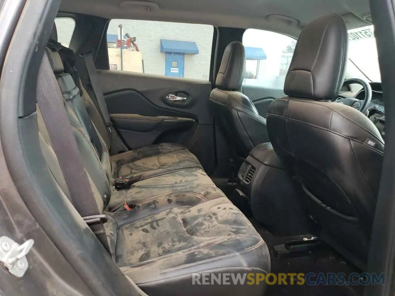 11 Photograph of a damaged car 1C4PJMBX6KD169626 JEEP CHEROKEE 2019