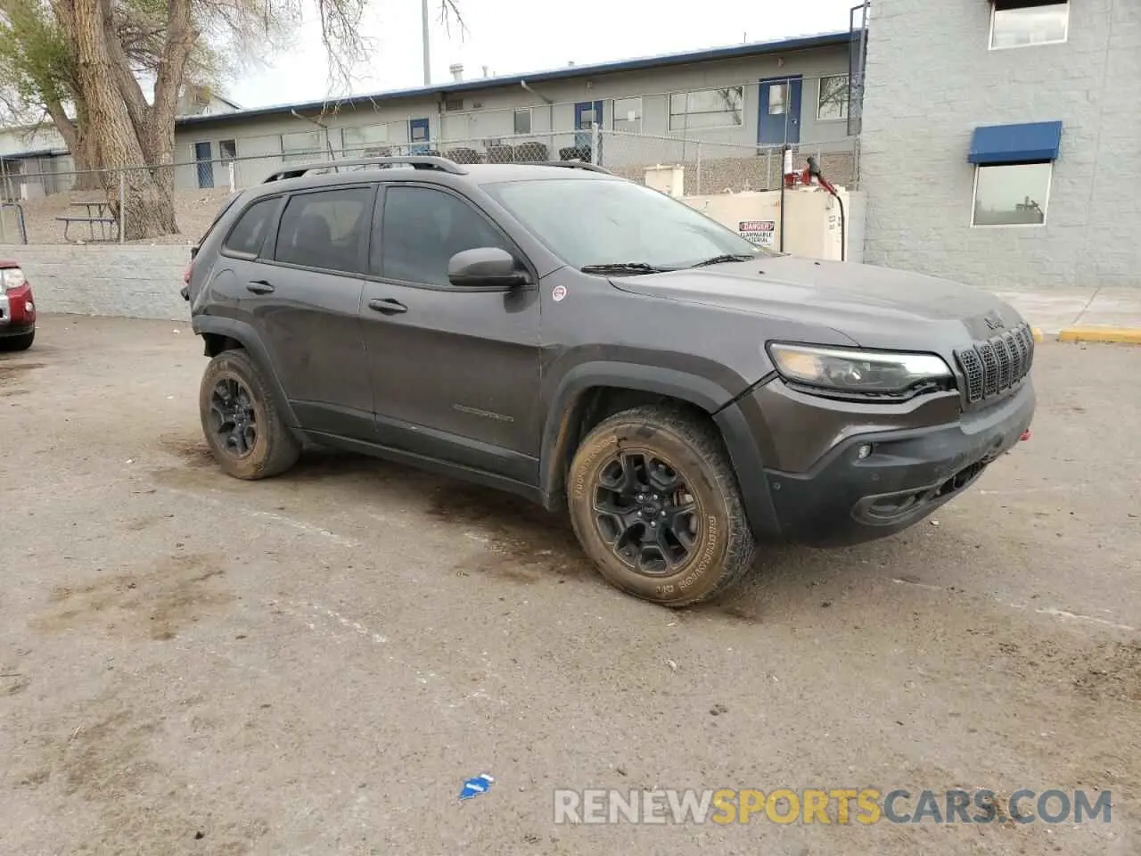 4 Photograph of a damaged car 1C4PJMBX6KD169626 JEEP CHEROKEE 2019