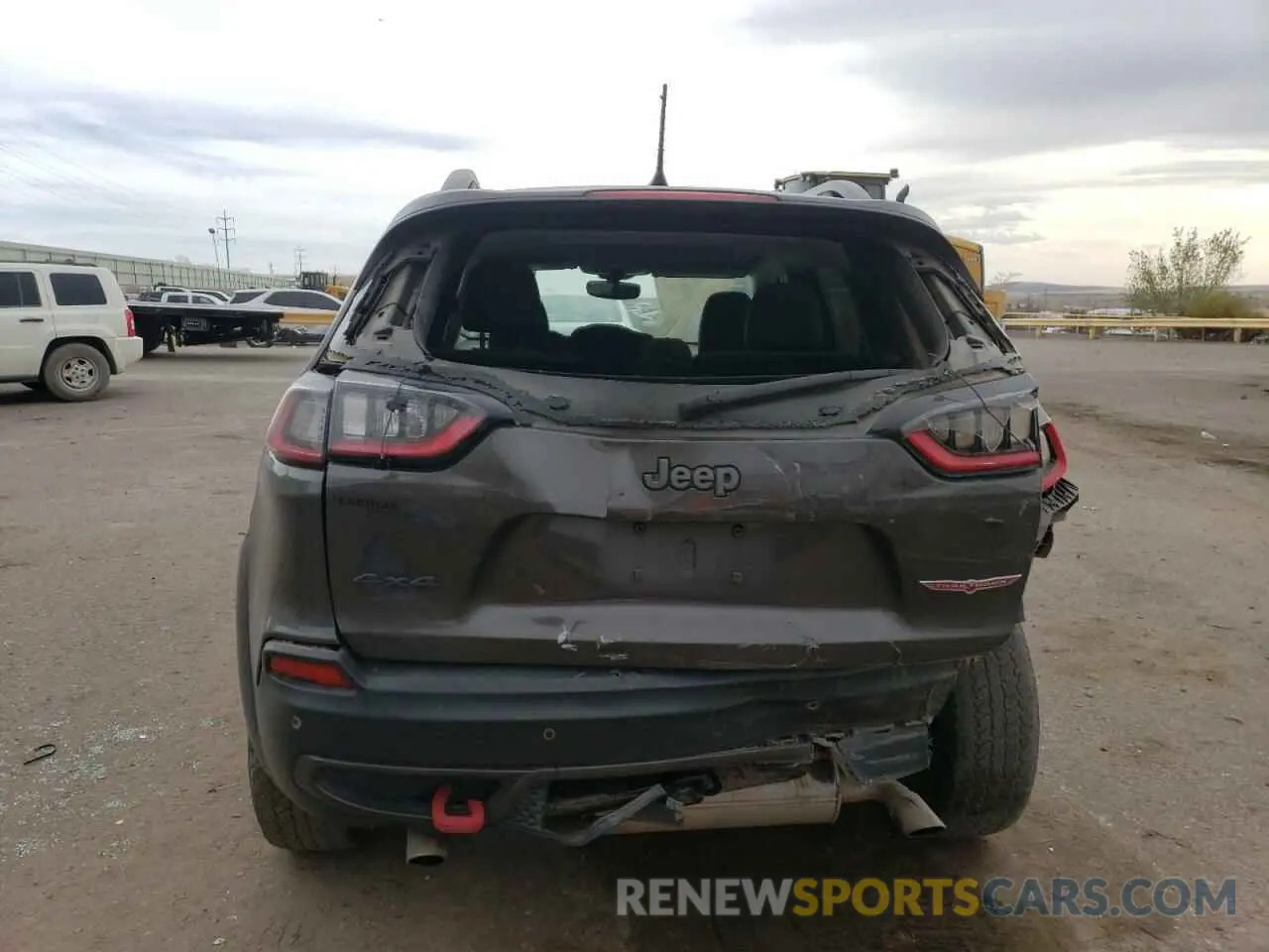 6 Photograph of a damaged car 1C4PJMBX6KD169626 JEEP CHEROKEE 2019