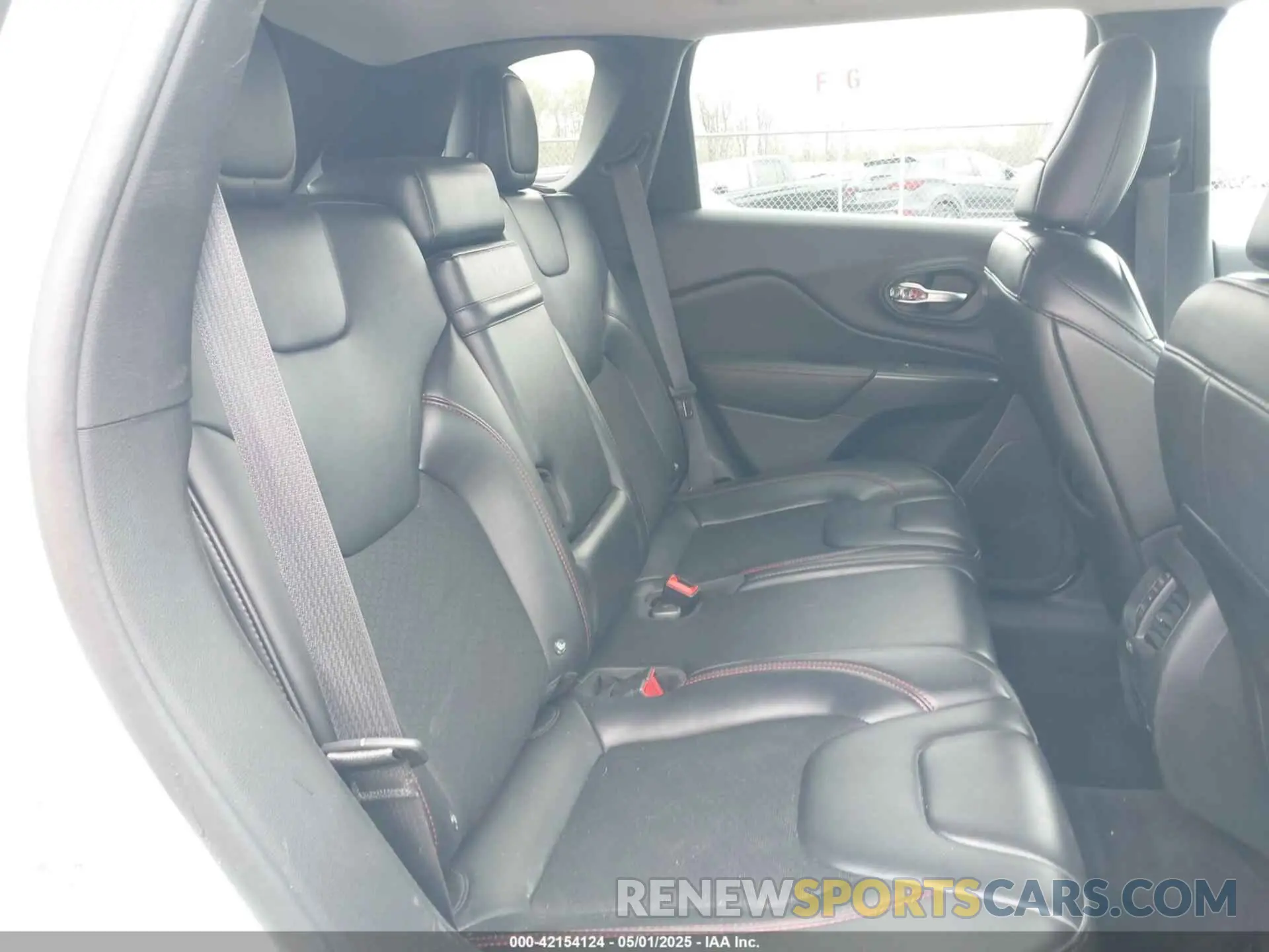 8 Фотография поврежденного автомобиля 1C4PJMBX7KD126848 JEEP CHEROKEE 2019