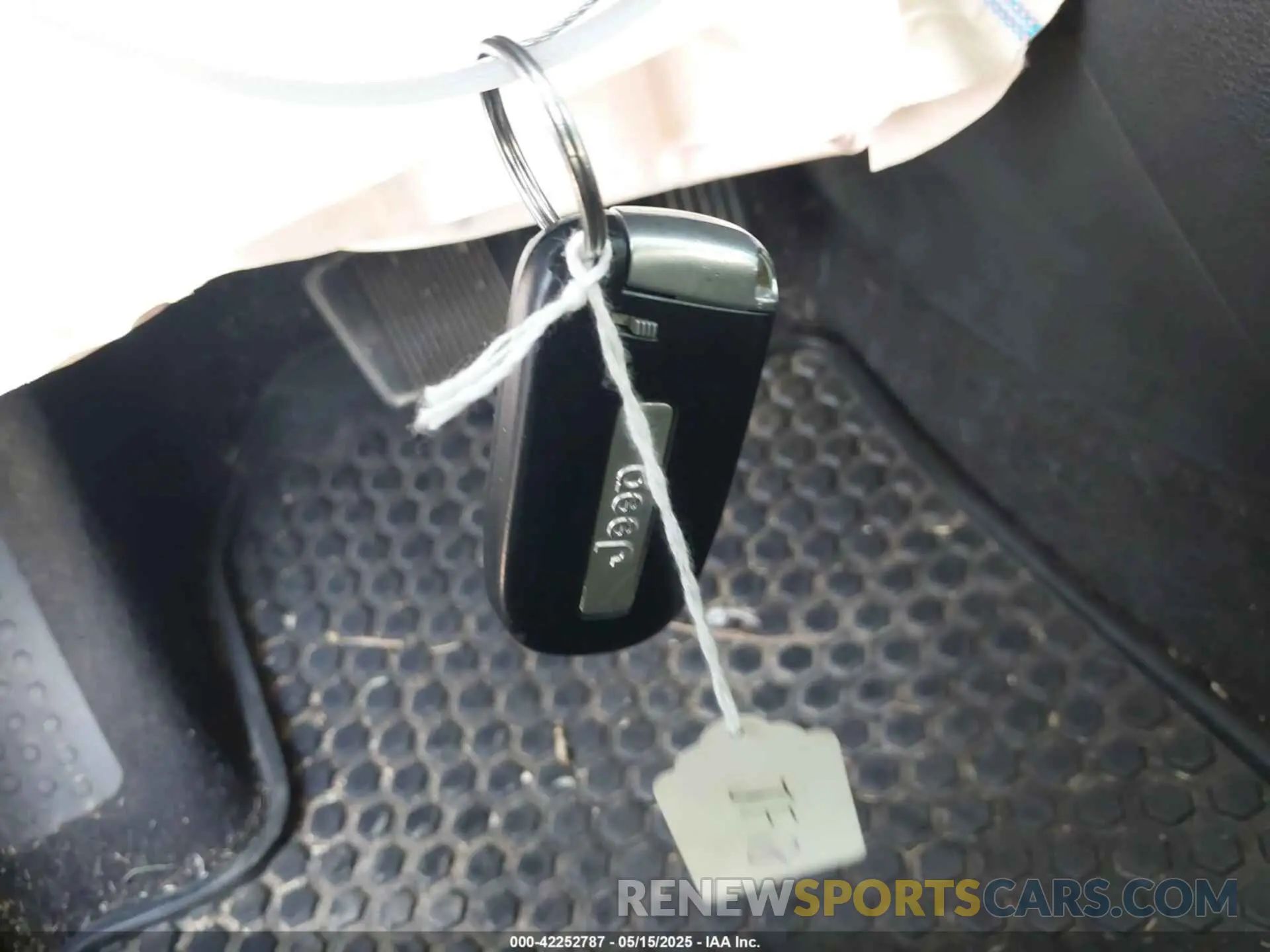 11 Фотография поврежденного автомобиля 1C4PJMBX7KD189366 JEEP CHEROKEE 2019