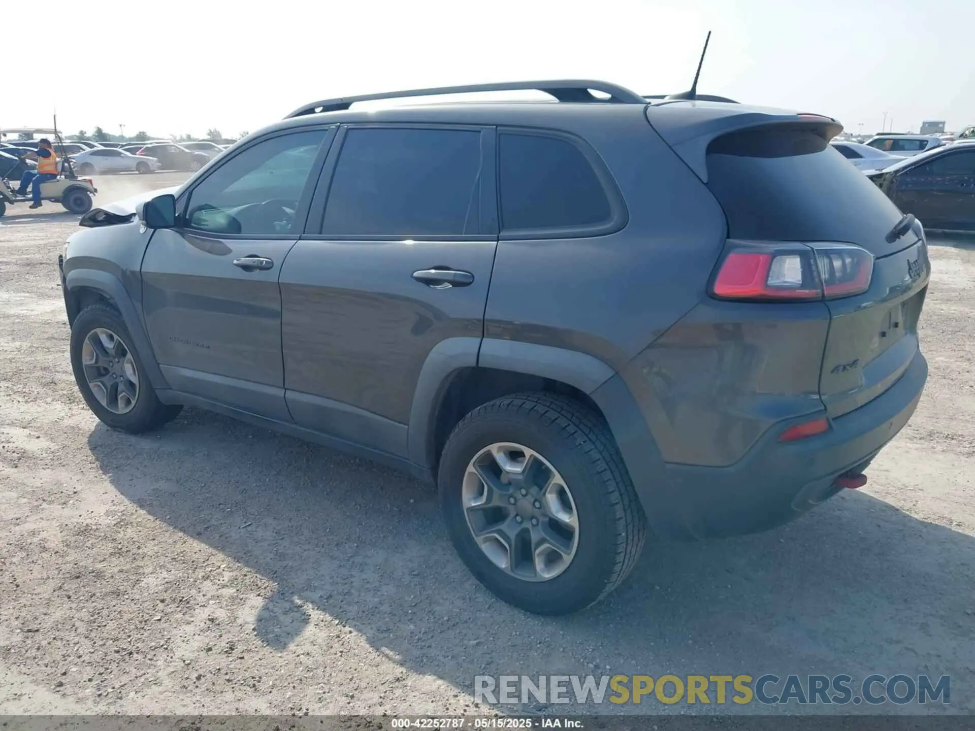 3 Фотография поврежденного автомобиля 1C4PJMBX7KD189366 JEEP CHEROKEE 2019
