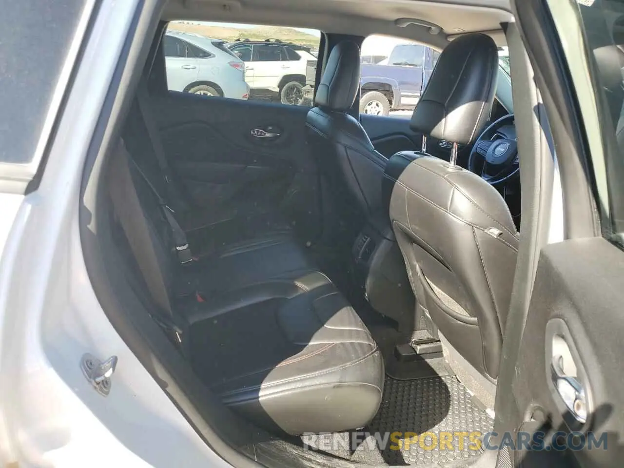 11 Photograph of a damaged car 1C4PJMBX7KD336494 JEEP CHEROKEE 2019