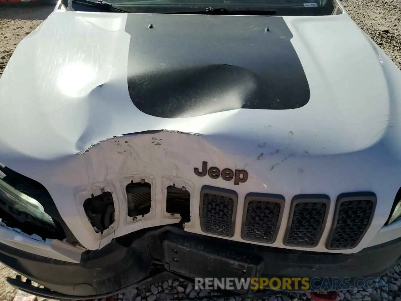 13 Photograph of a damaged car 1C4PJMBX7KD336494 JEEP CHEROKEE 2019