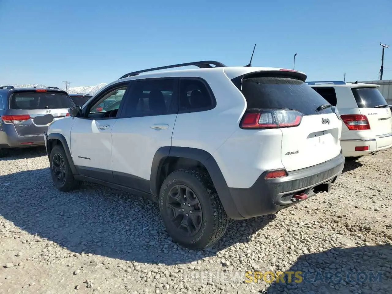 2 Photograph of a damaged car 1C4PJMBX7KD336494 JEEP CHEROKEE 2019