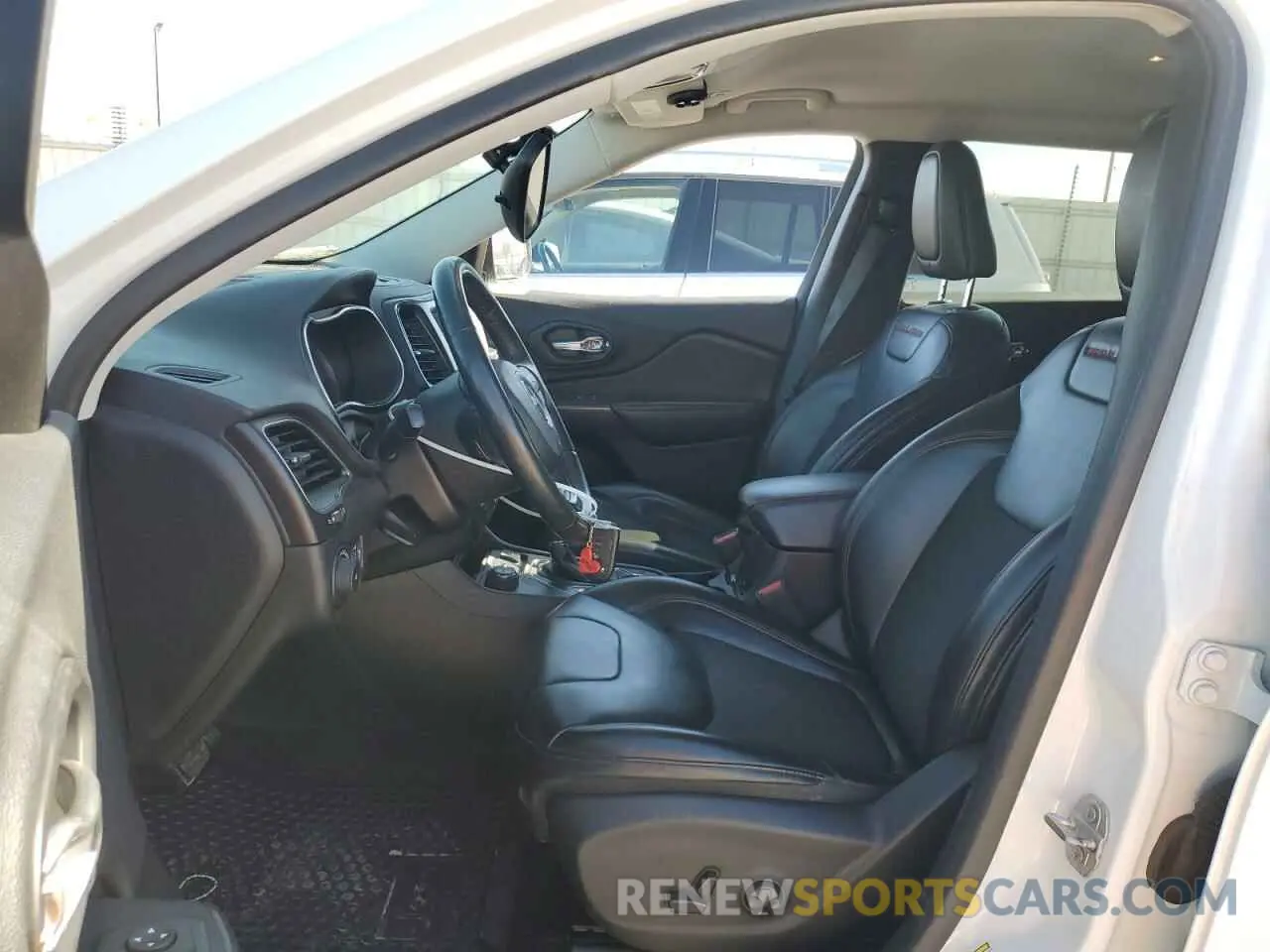 7 Photograph of a damaged car 1C4PJMBX7KD336494 JEEP CHEROKEE 2019