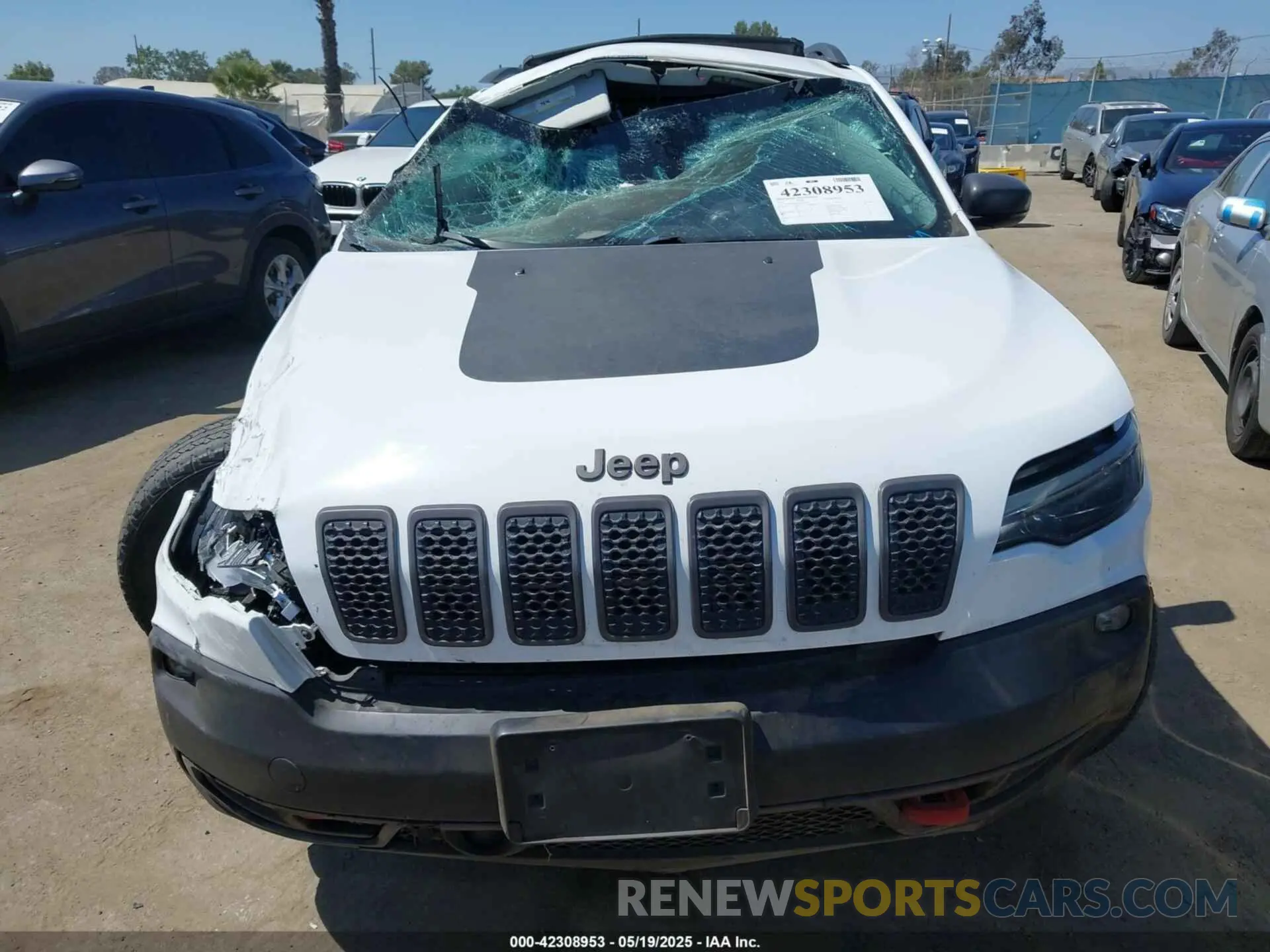 12 Фотография поврежденного автомобиля 1C4PJMBX8KD258582 JEEP CHEROKEE 2019