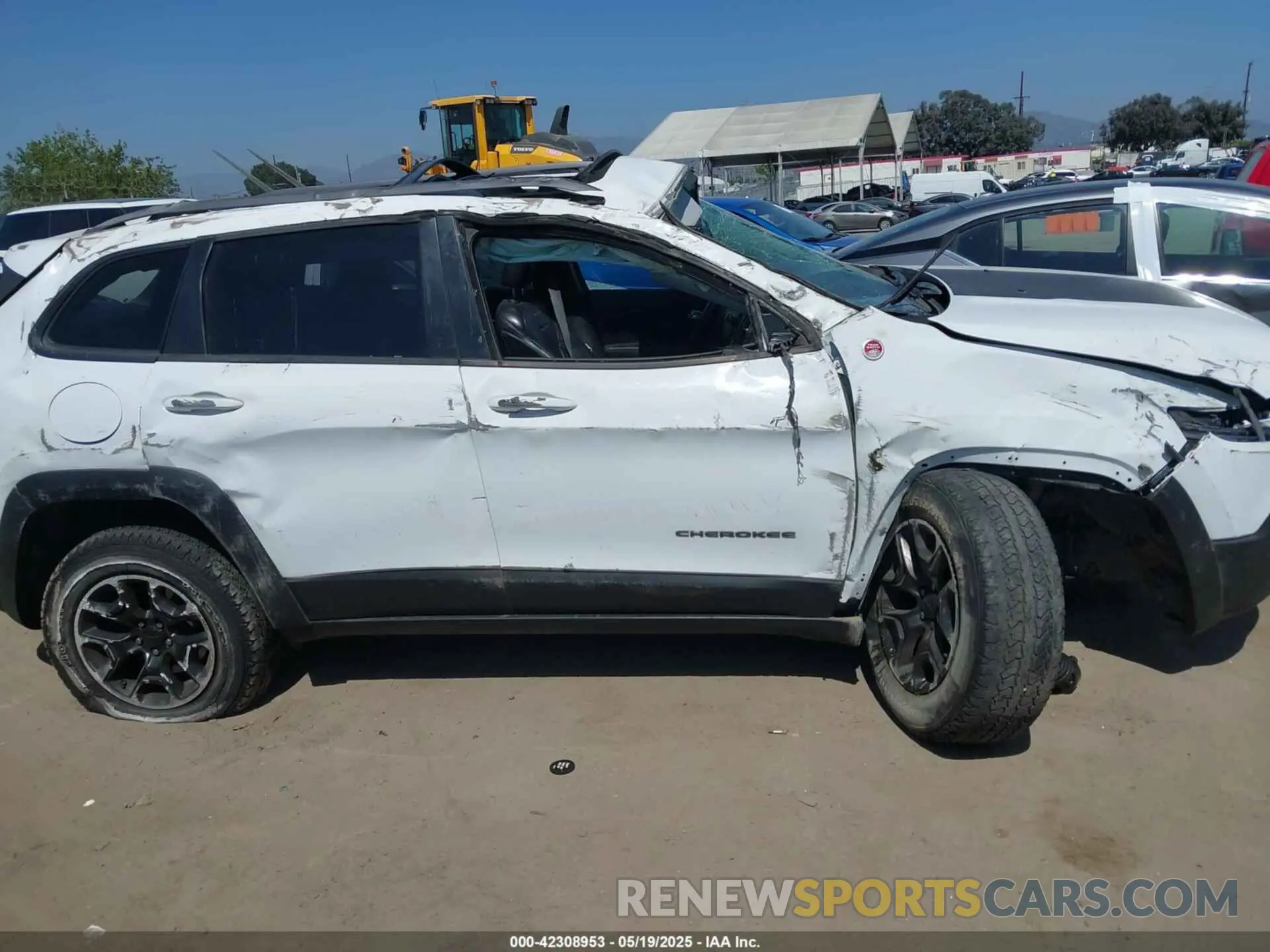 13 Фотография поврежденного автомобиля 1C4PJMBX8KD258582 JEEP CHEROKEE 2019