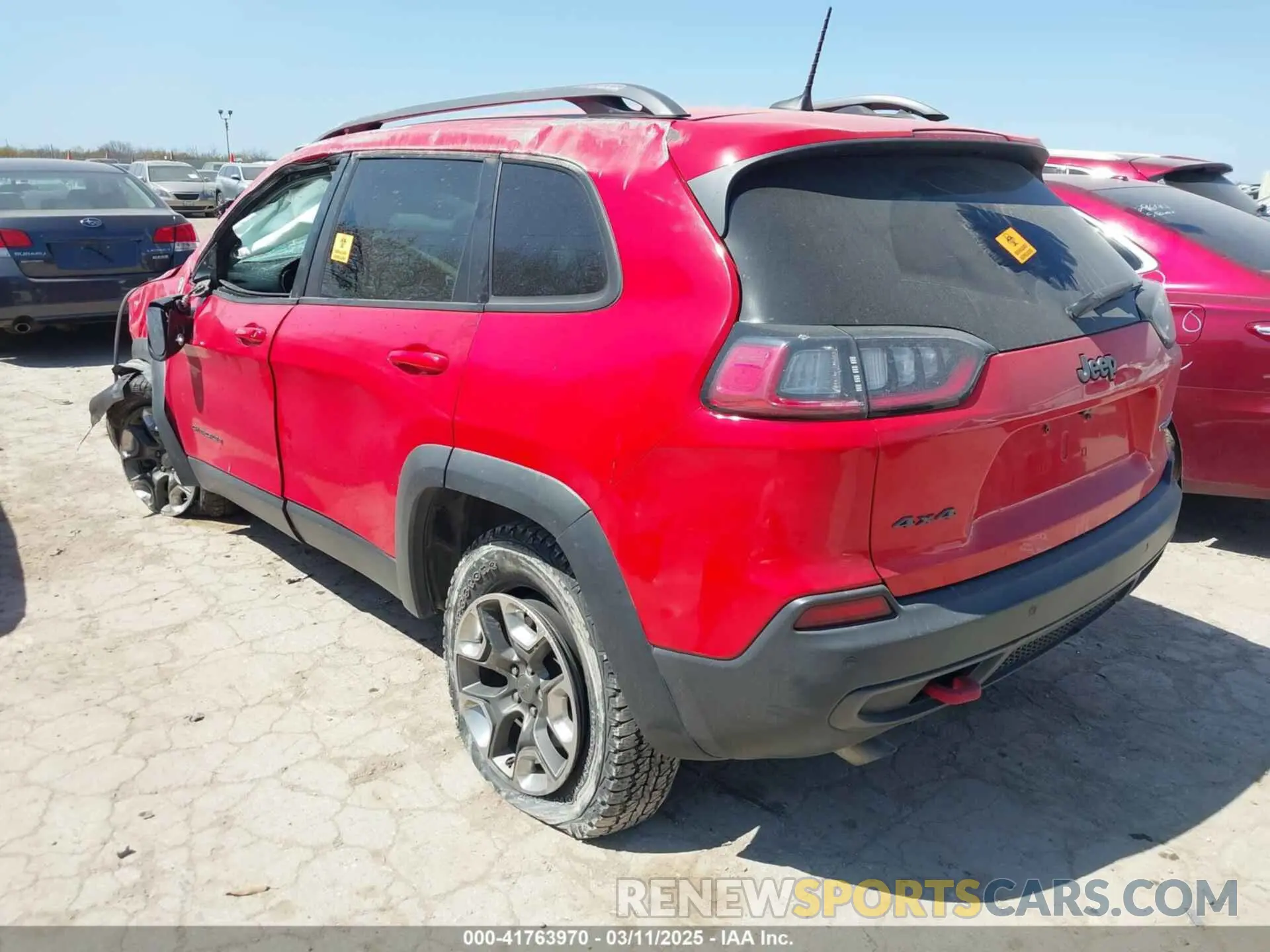 3 Photograph of a damaged car 1C4PJMBX8KD305108 JEEP CHEROKEE 2019