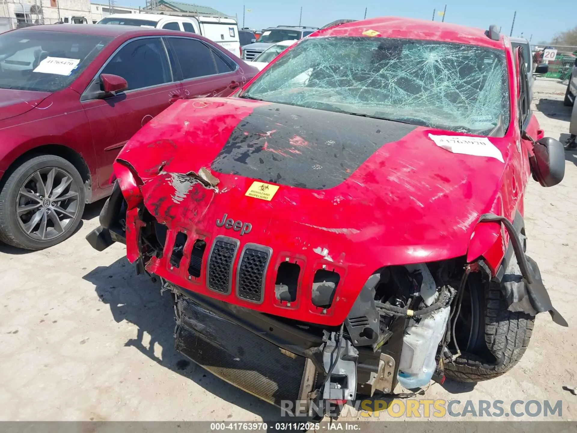 6 Photograph of a damaged car 1C4PJMBX8KD305108 JEEP CHEROKEE 2019
