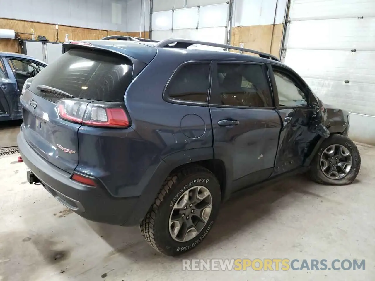 3 Photograph of a damaged car 1C4PJMBX8KD395635 JEEP CHEROKEE 2019