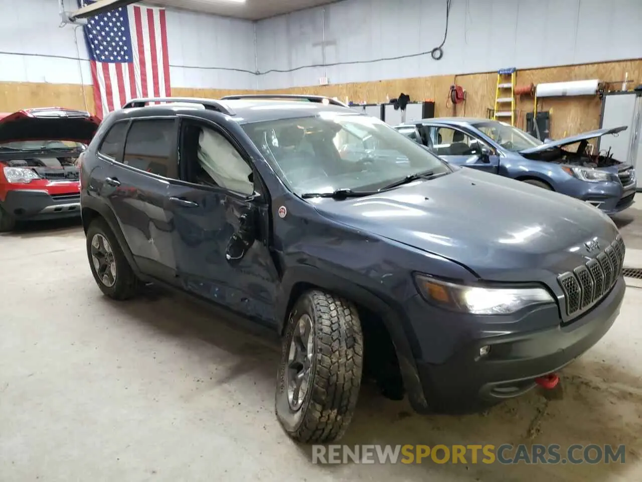 4 Photograph of a damaged car 1C4PJMBX8KD395635 JEEP CHEROKEE 2019