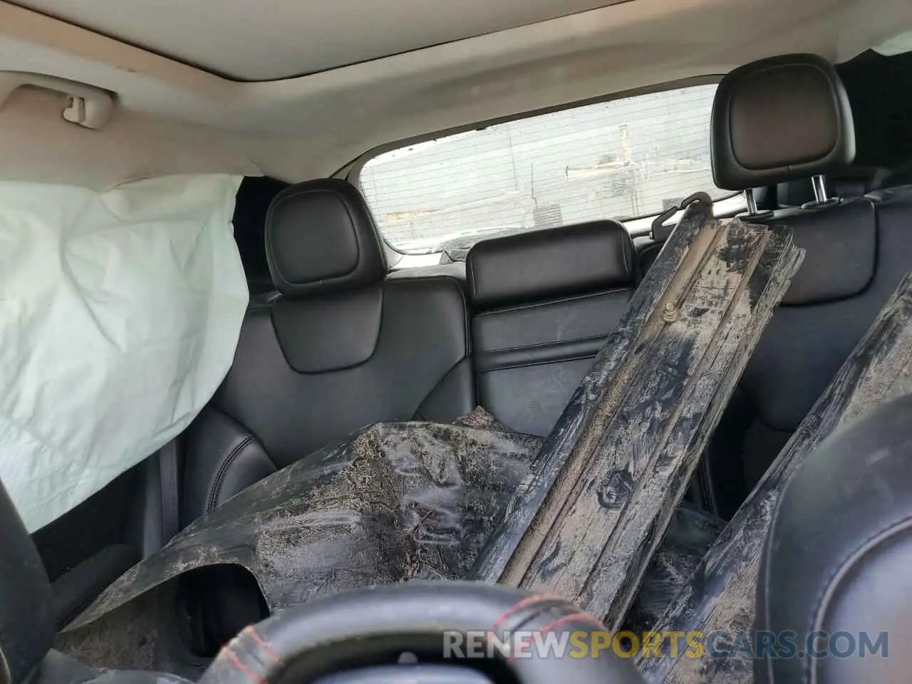 10 Photograph of a damaged car 1C4PJMBX9KD139228 JEEP CHEROKEE 2019
