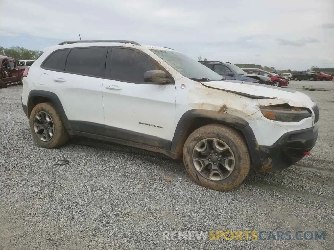 4 Photograph of a damaged car 1C4PJMBX9KD256968 JEEP CHEROKEE 2019