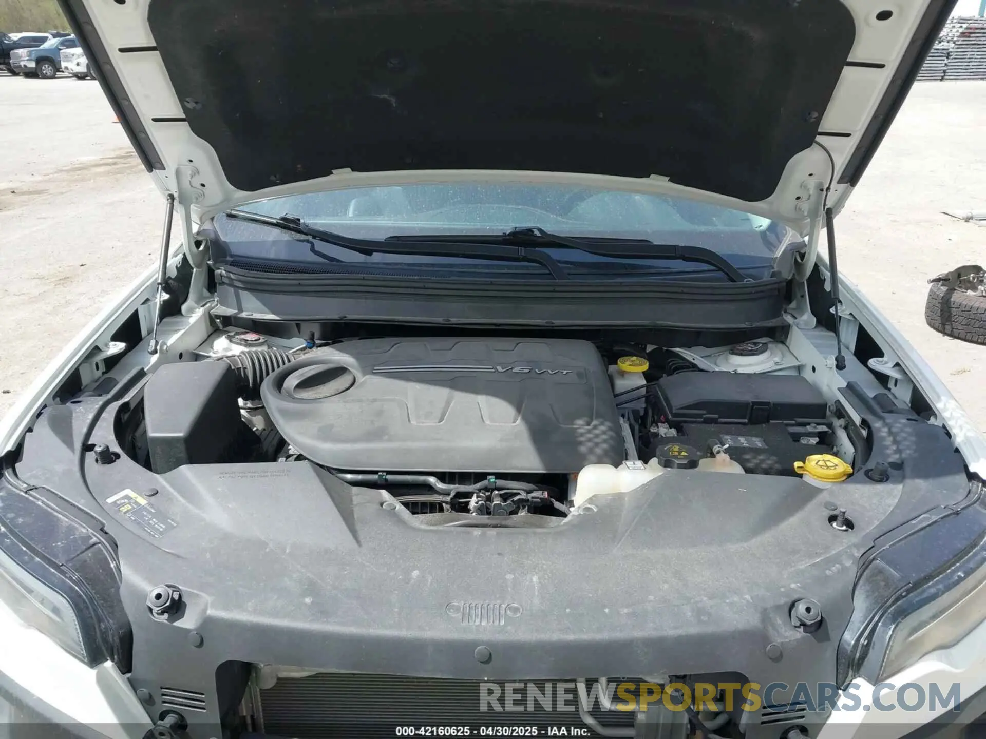 10 Photograph of a damaged car 1C4PJMBX9KD277416 JEEP CHEROKEE 2019