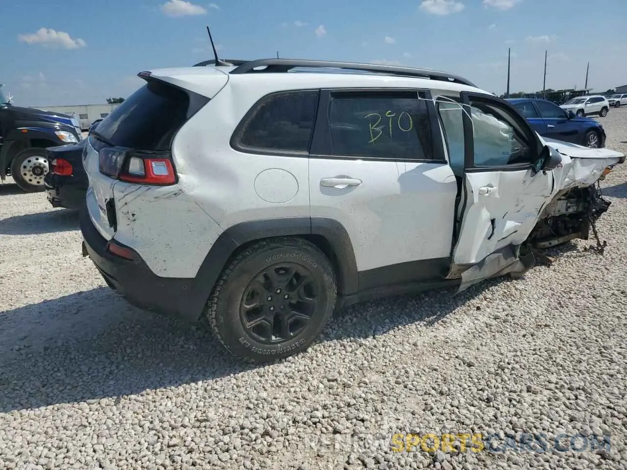 3 Фотография поврежденного автомобиля 1C4PJMBX9KD310723 JEEP CHEROKEE 2019
