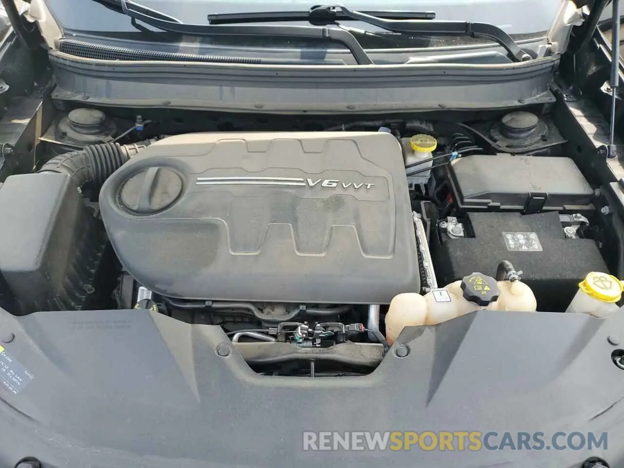 12 Photograph of a damaged car 1C4PJMBXXKD471338 JEEP CHEROKEE 2019