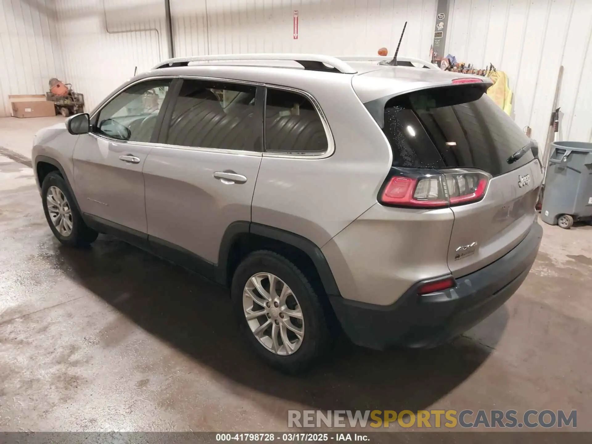 3 Фотография поврежденного автомобиля 1C4PJMCB0KD122398 JEEP CHEROKEE 2019