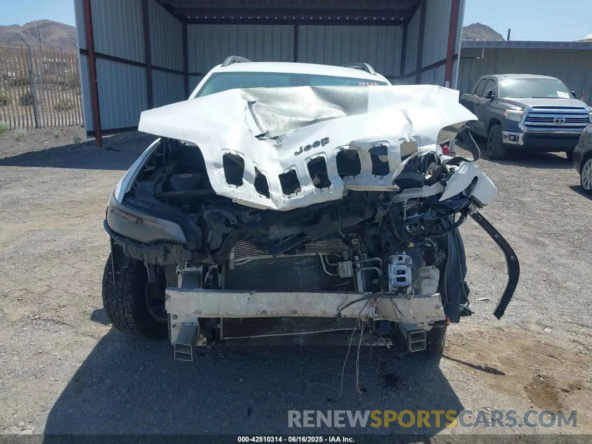 12 Photograph of a damaged car 1C4PJMCB0KD161976 JEEP CHEROKEE 2019