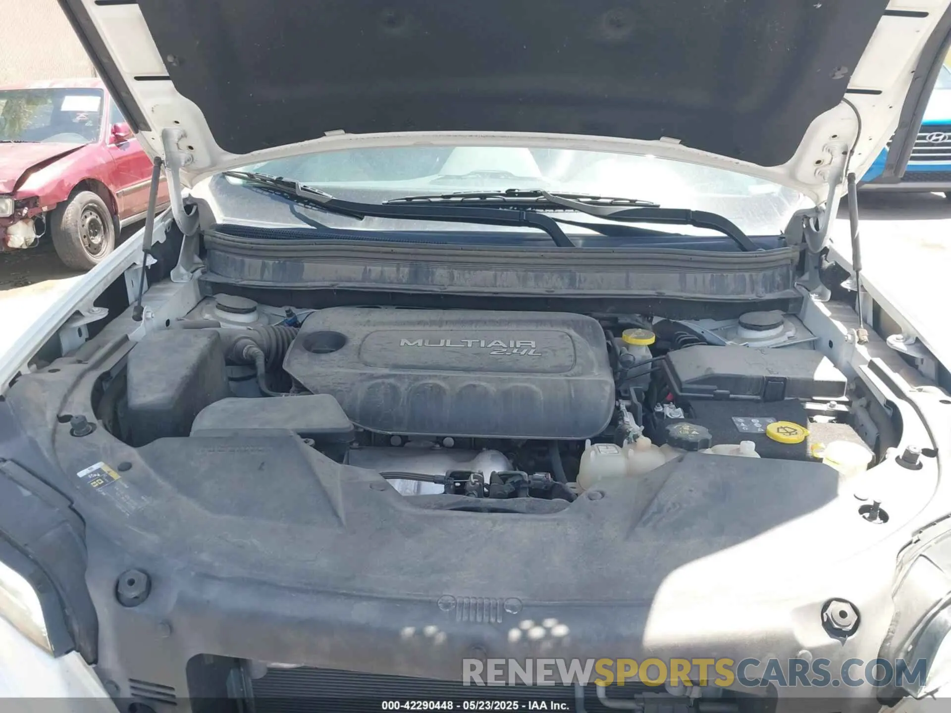 10 Photograph of a damaged car 1C4PJMCB1KD228813 JEEP CHEROKEE 2019