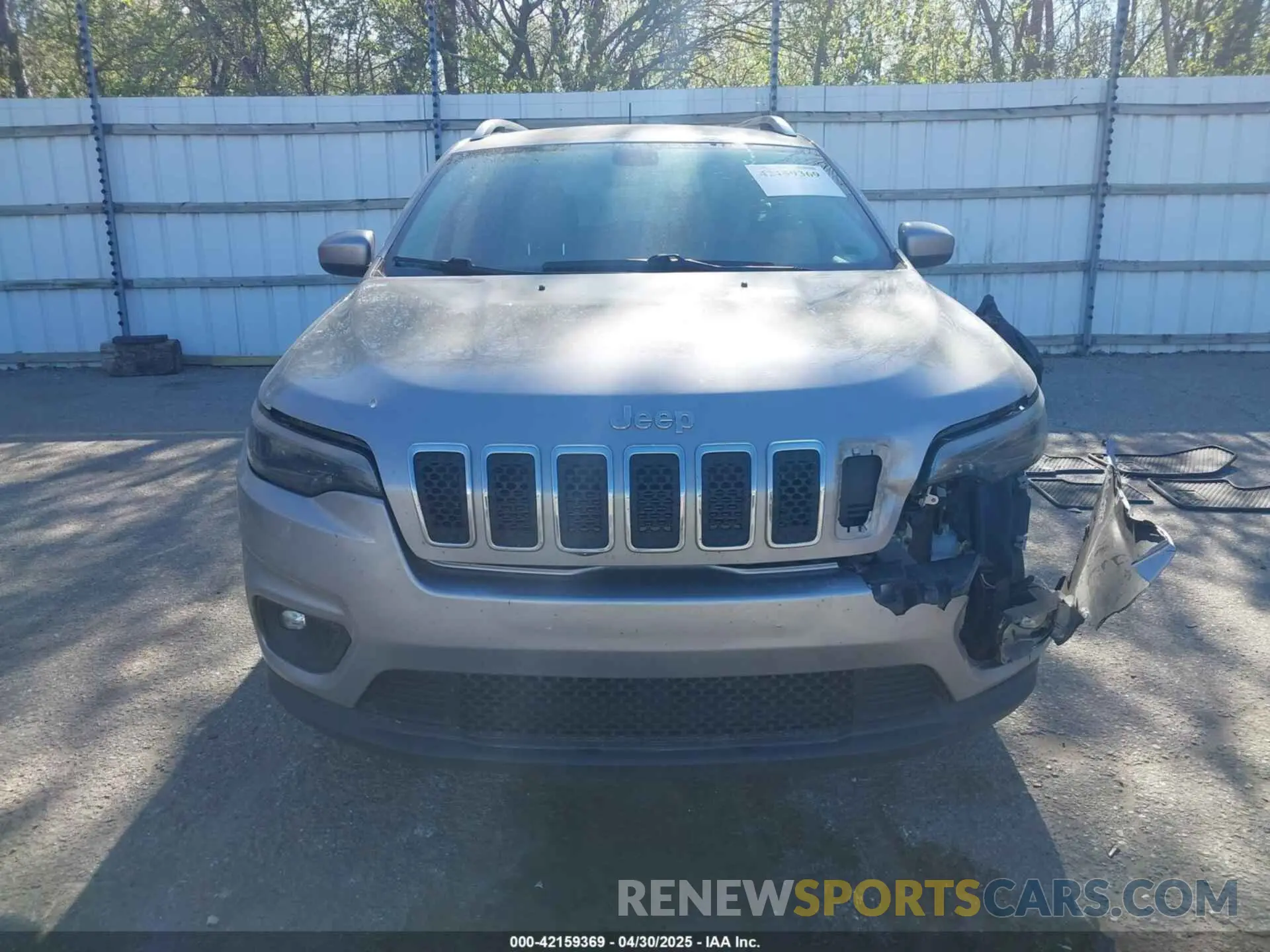 12 Photograph of a damaged car 1C4PJMCB2KD194252 JEEP CHEROKEE 2019