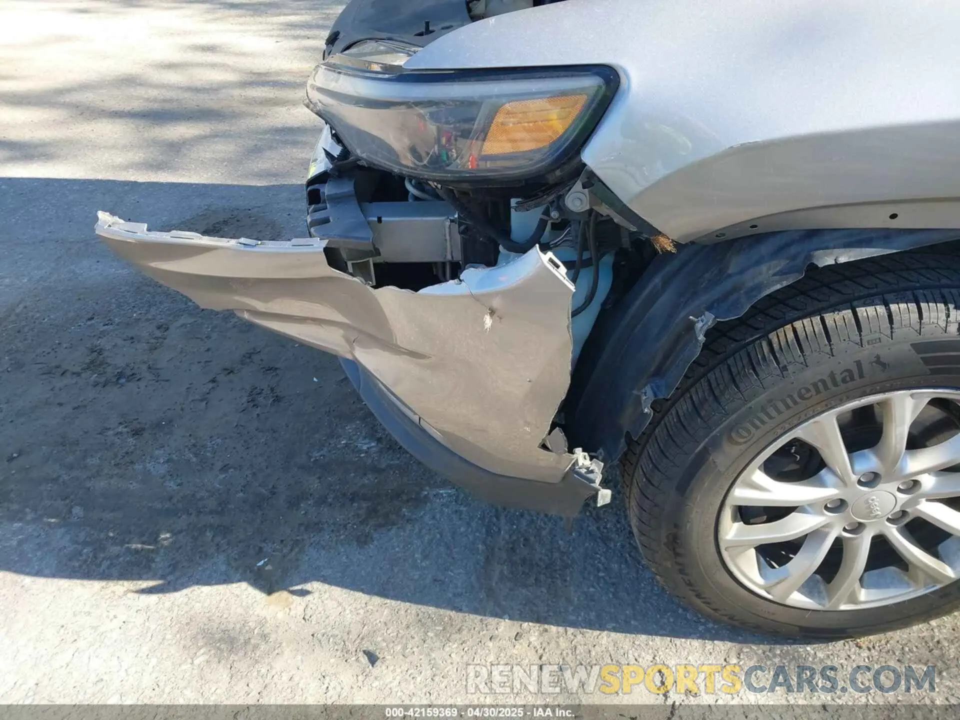 6 Photograph of a damaged car 1C4PJMCB2KD194252 JEEP CHEROKEE 2019