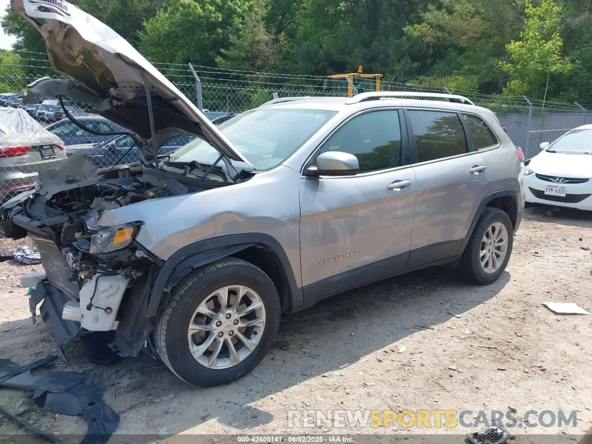 2 Photograph of a damaged car 1C4PJMCB2KD394337 JEEP CHEROKEE 2019