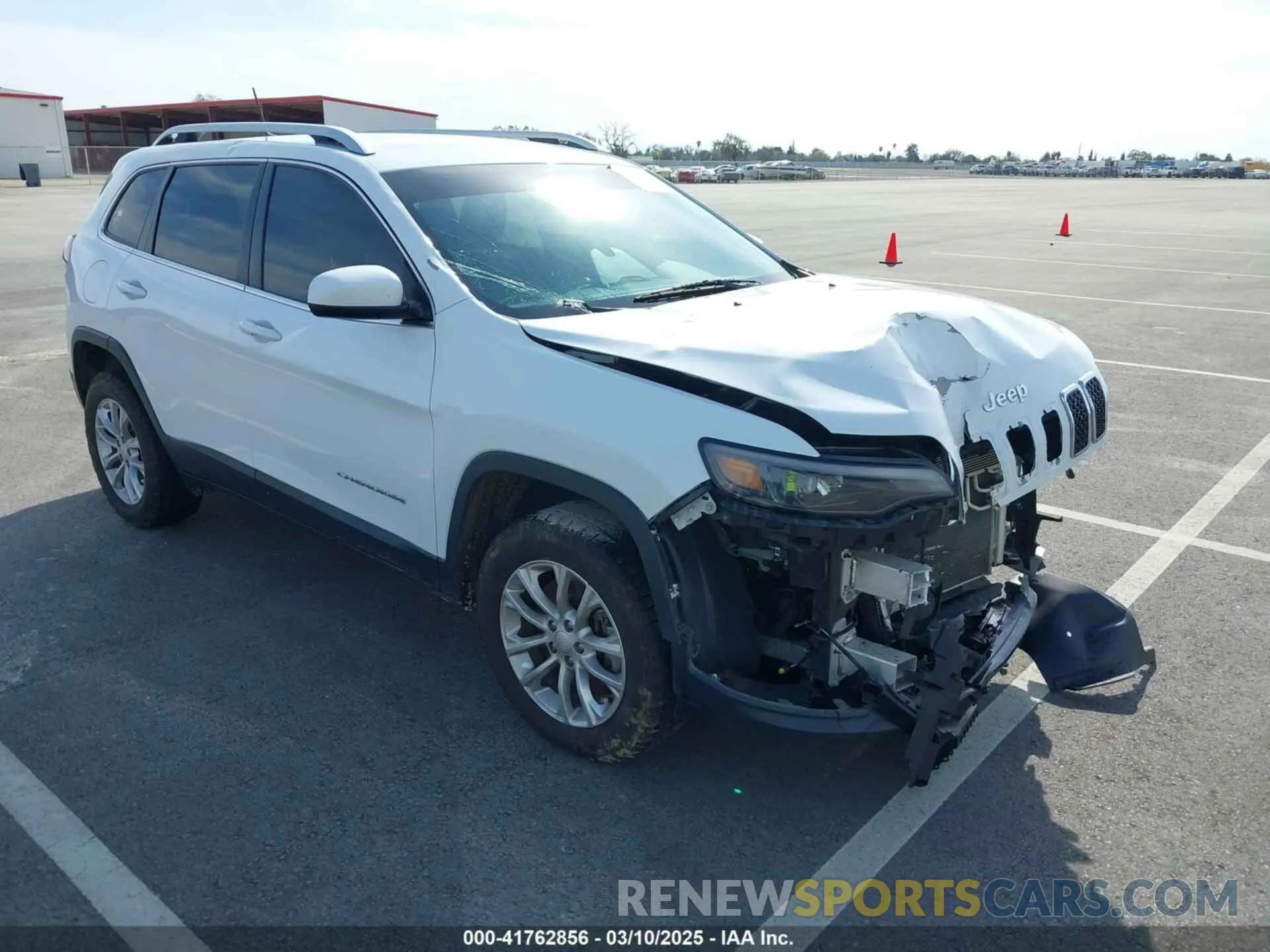 1 Фотография поврежденного автомобиля 1C4PJMCB5KD212940 JEEP CHEROKEE 2019