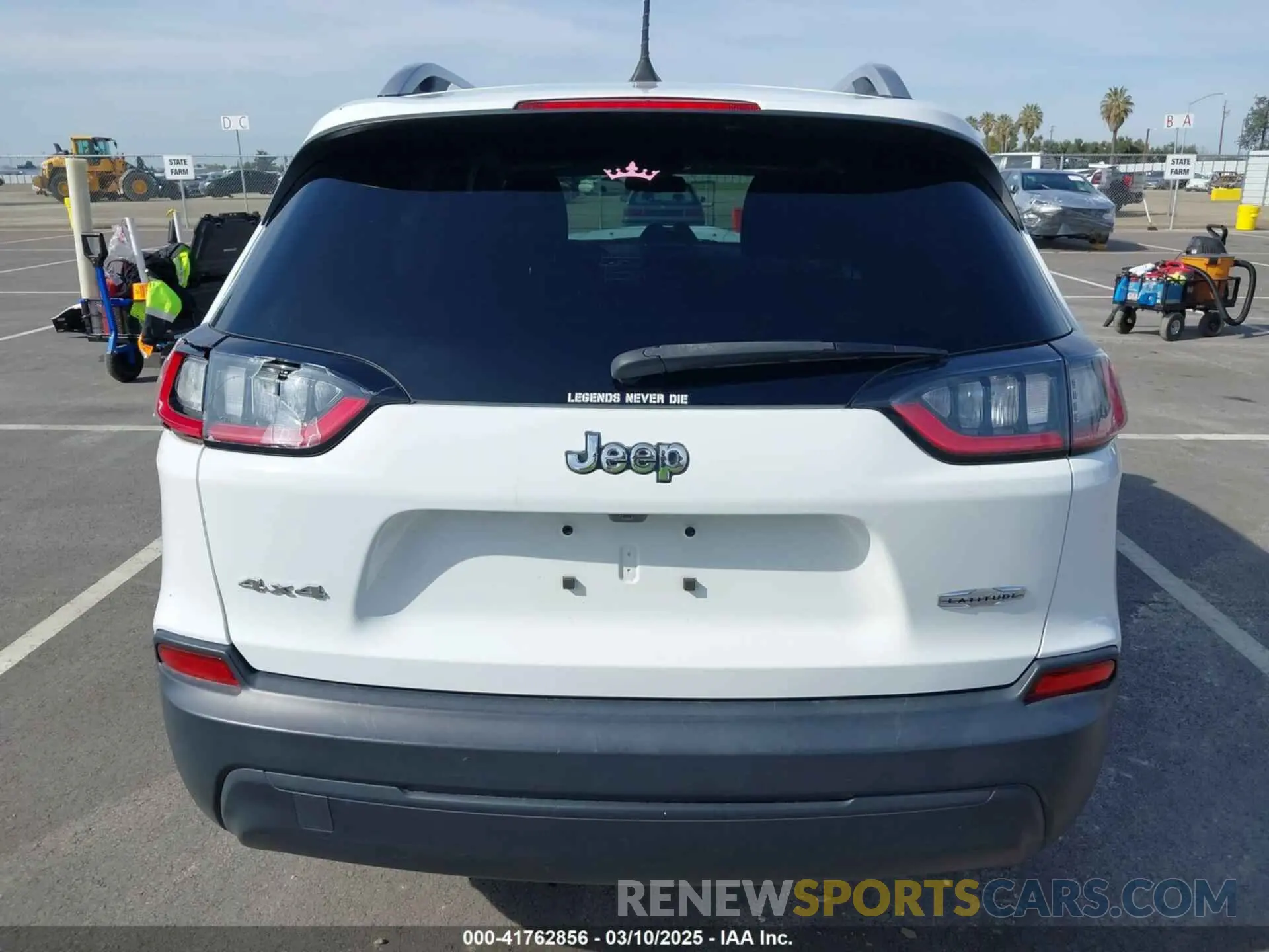 17 Фотография поврежденного автомобиля 1C4PJMCB5KD212940 JEEP CHEROKEE 2019
