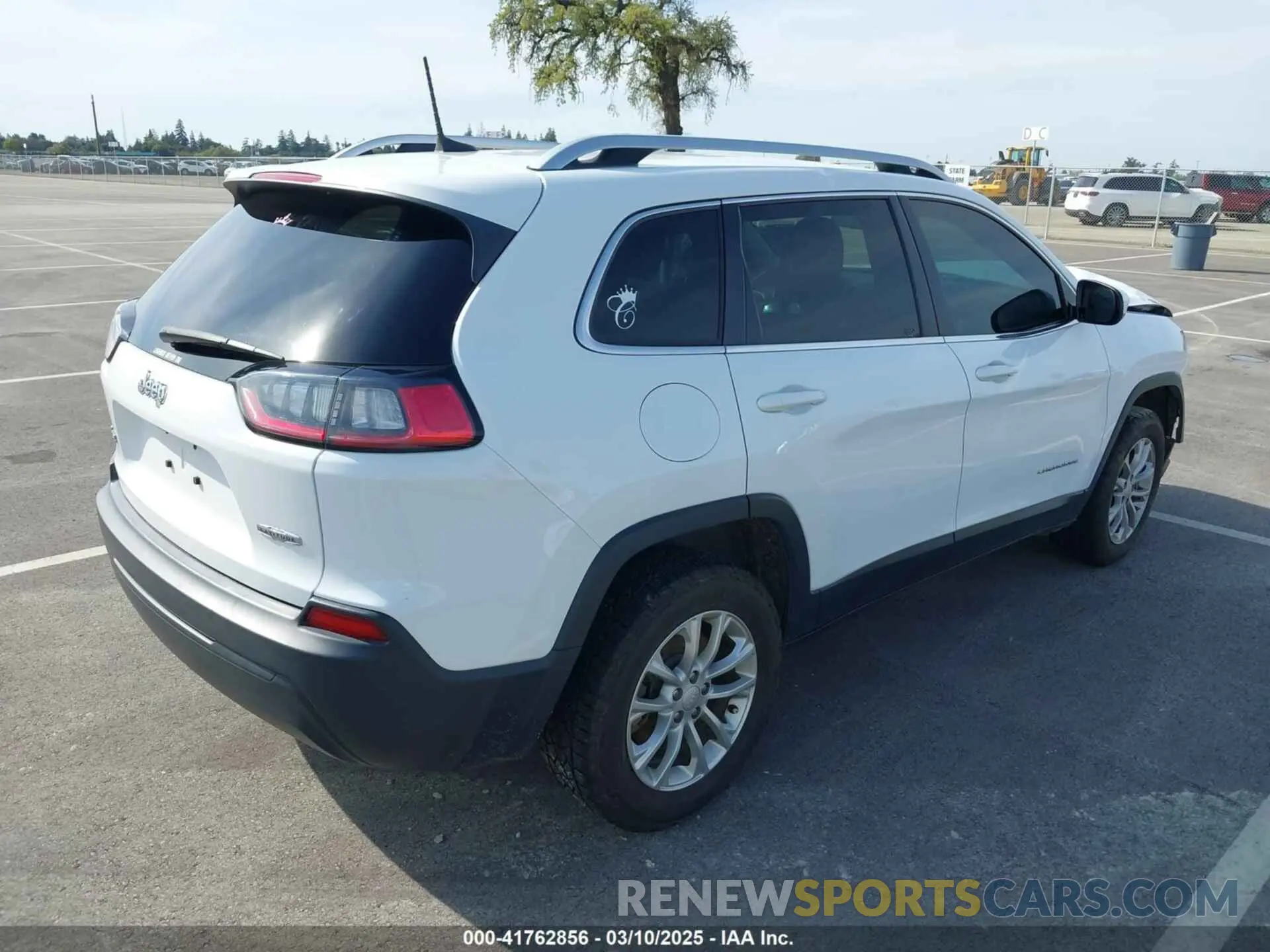 4 Фотография поврежденного автомобиля 1C4PJMCB5KD212940 JEEP CHEROKEE 2019