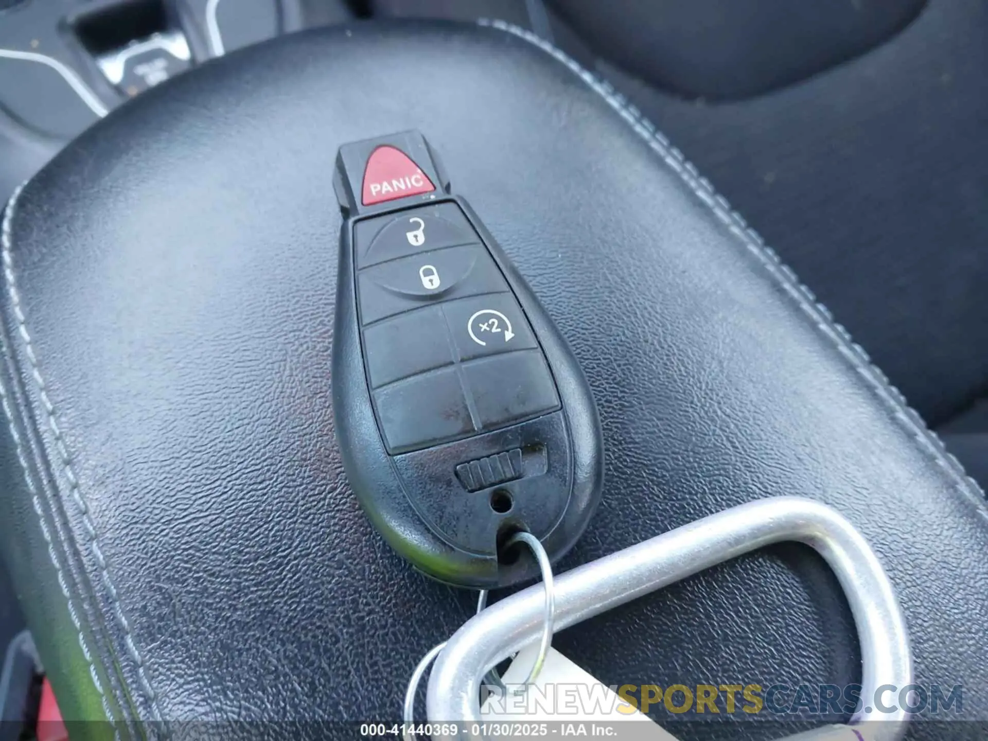 11 Photograph of a damaged car 1C4PJMCB5KD281272 JEEP CHEROKEE 2019