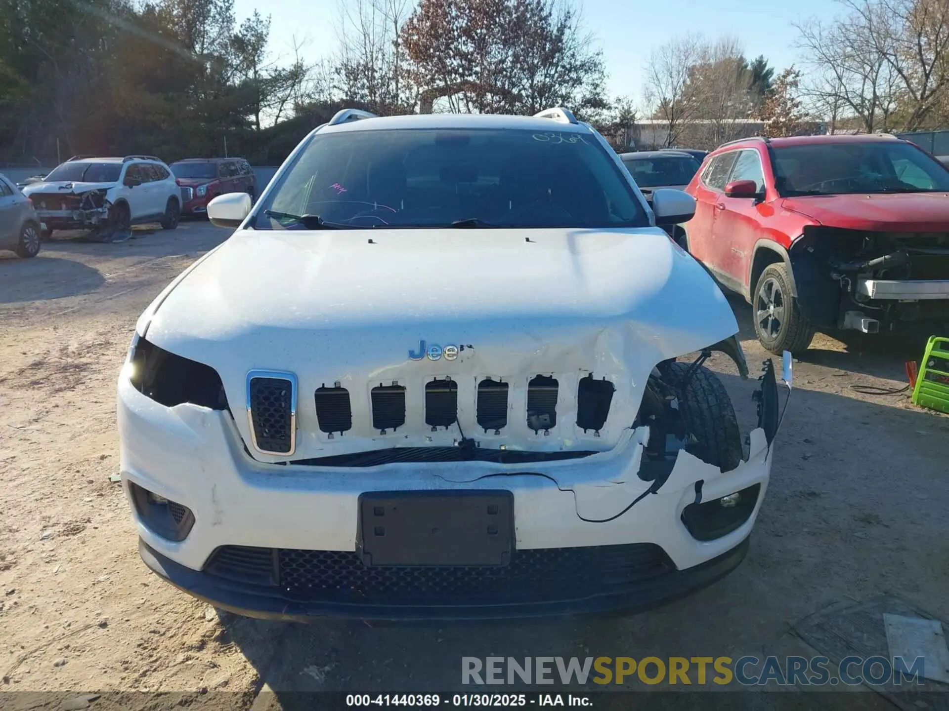 12 Photograph of a damaged car 1C4PJMCB5KD281272 JEEP CHEROKEE 2019