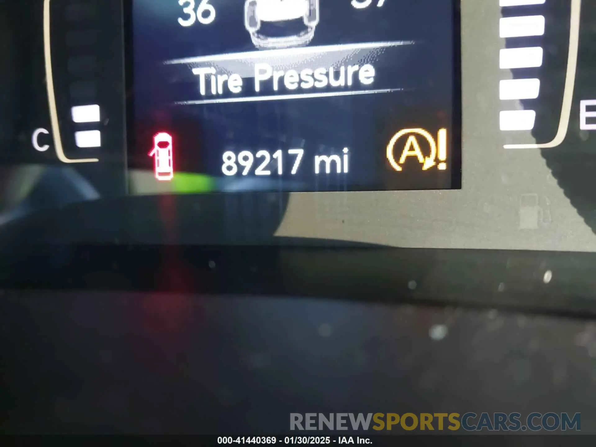 15 Photograph of a damaged car 1C4PJMCB5KD281272 JEEP CHEROKEE 2019