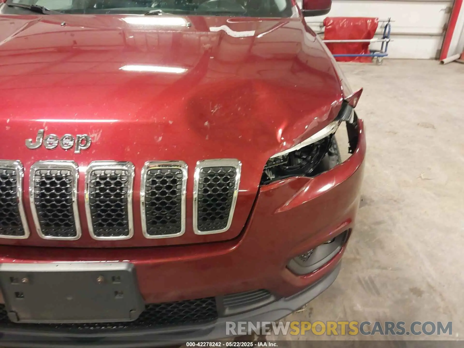 19 Фотография поврежденного автомобиля 1C4PJMCB6KD335596 JEEP CHEROKEE 2019