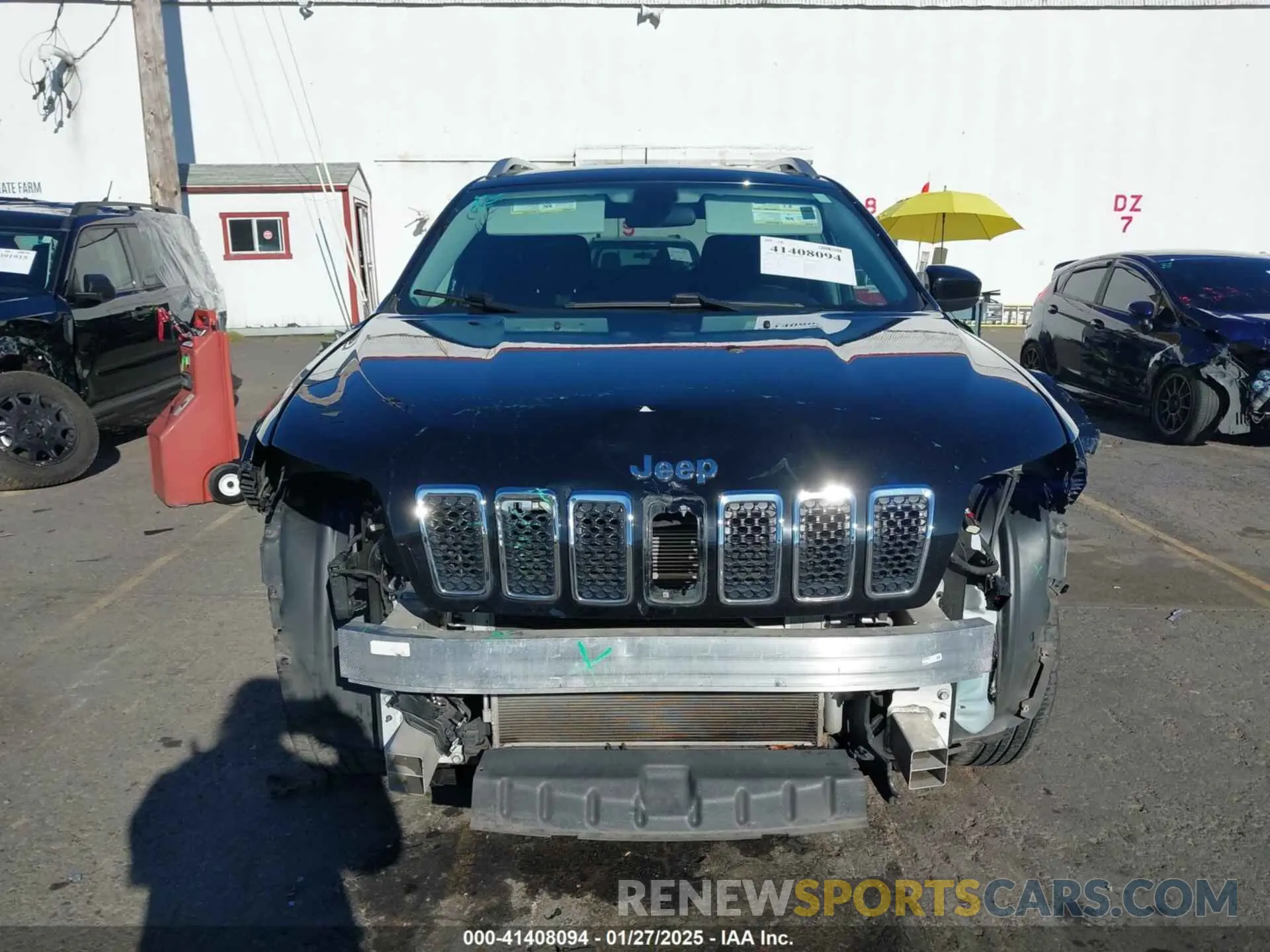 13 Photograph of a damaged car 1C4PJMCB9KD351369 JEEP CHEROKEE 2019