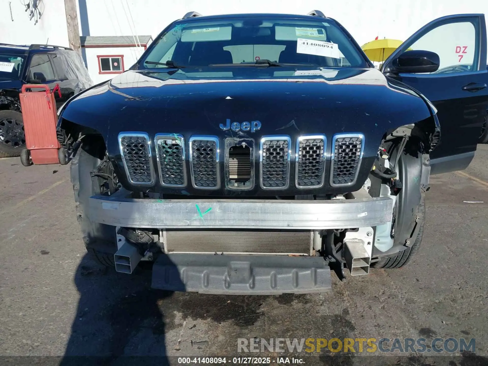 6 Photograph of a damaged car 1C4PJMCB9KD351369 JEEP CHEROKEE 2019