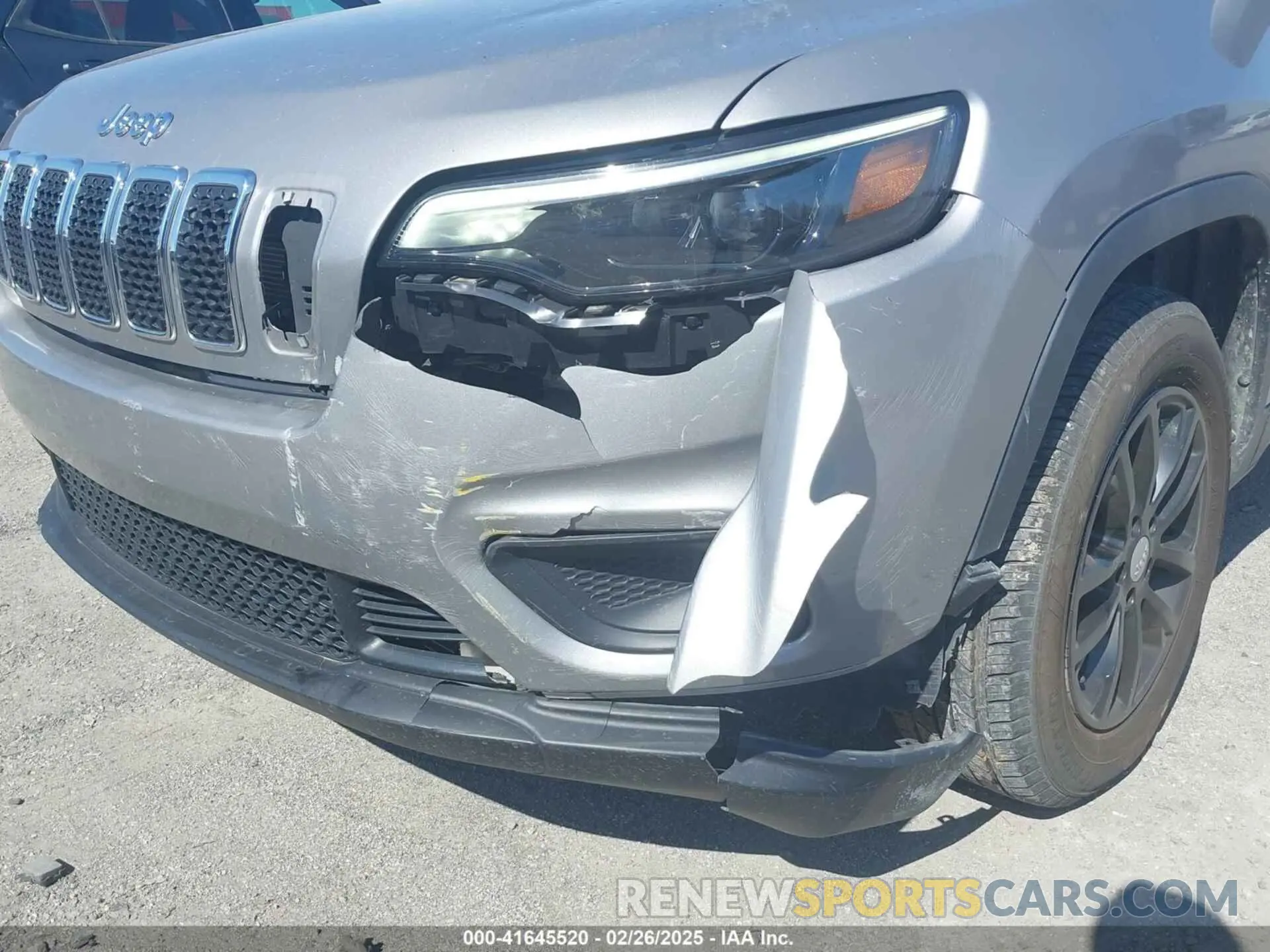 6 Photograph of a damaged car 1C4PJMCB9KD442979 JEEP CHEROKEE 2019