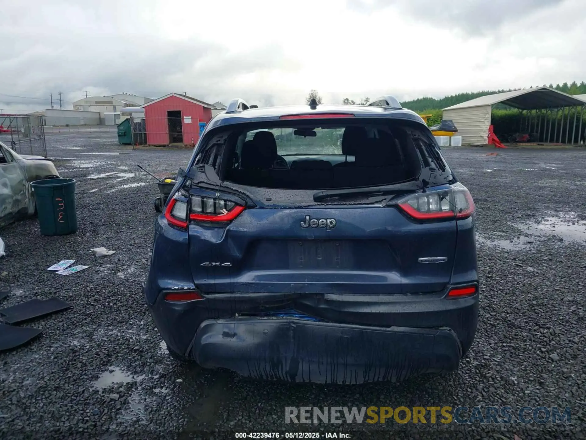 16 Photograph of a damaged car 1C4PJMCX2KD369871 JEEP CHEROKEE 2019