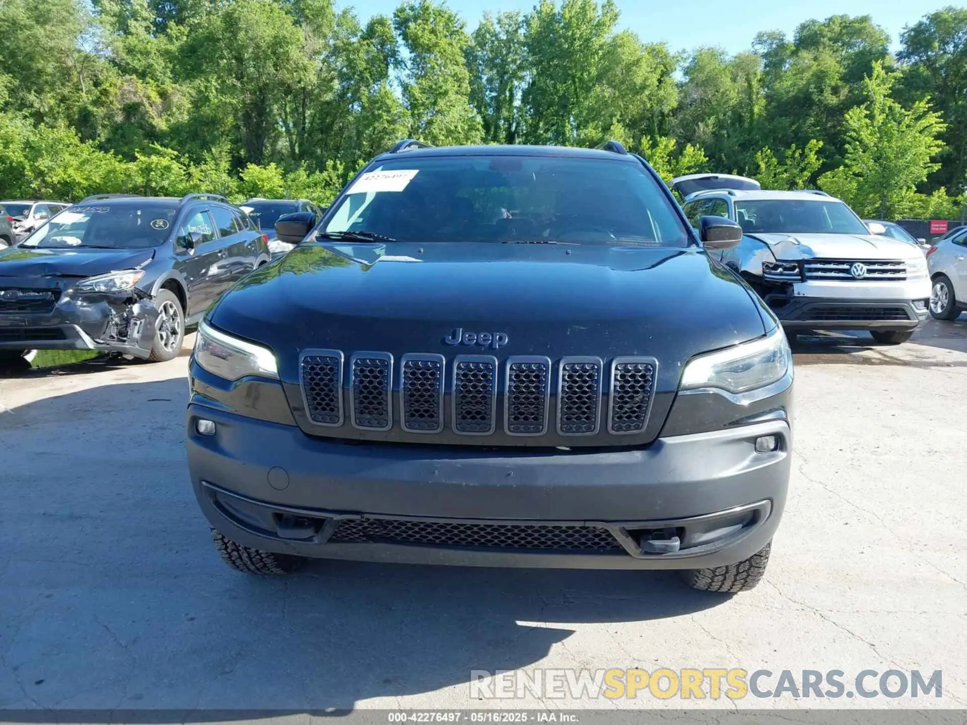 13 Photograph of a damaged car 1C4PJMCX2KD473275 JEEP CHEROKEE 2019