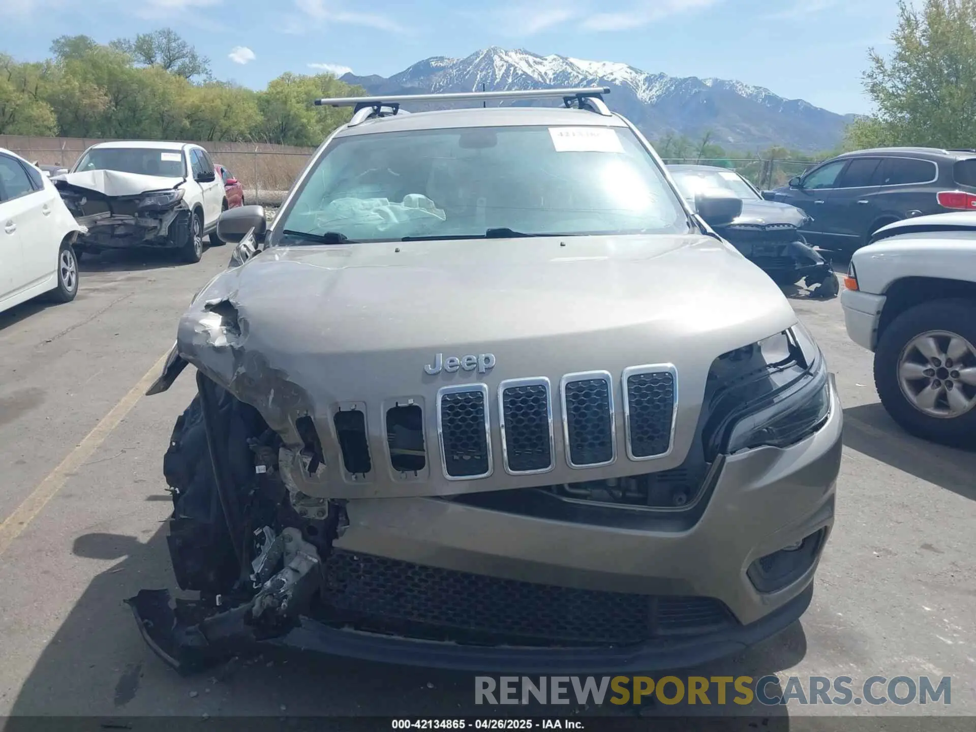 12 Фотография поврежденного автомобиля 1C4PJMCX3KD103498 JEEP CHEROKEE 2019